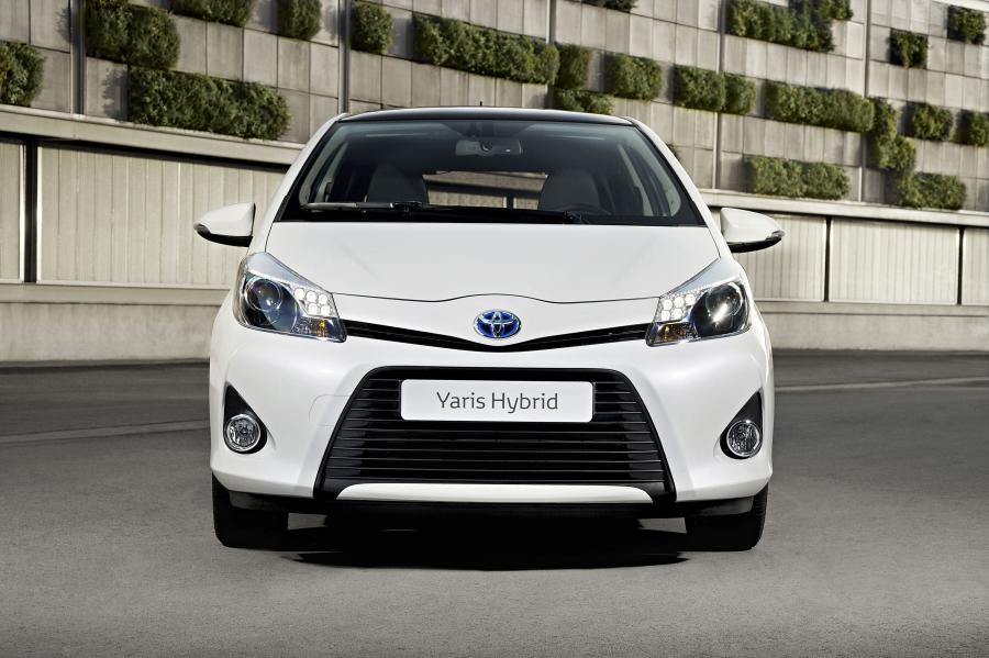  Toyota Yaris Hybrid 2012 года  (фото 21 из 35)